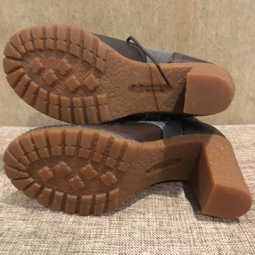 Timberland Brown and Gray Heeled Boots with Chunky Heel - Picture 3 of 5